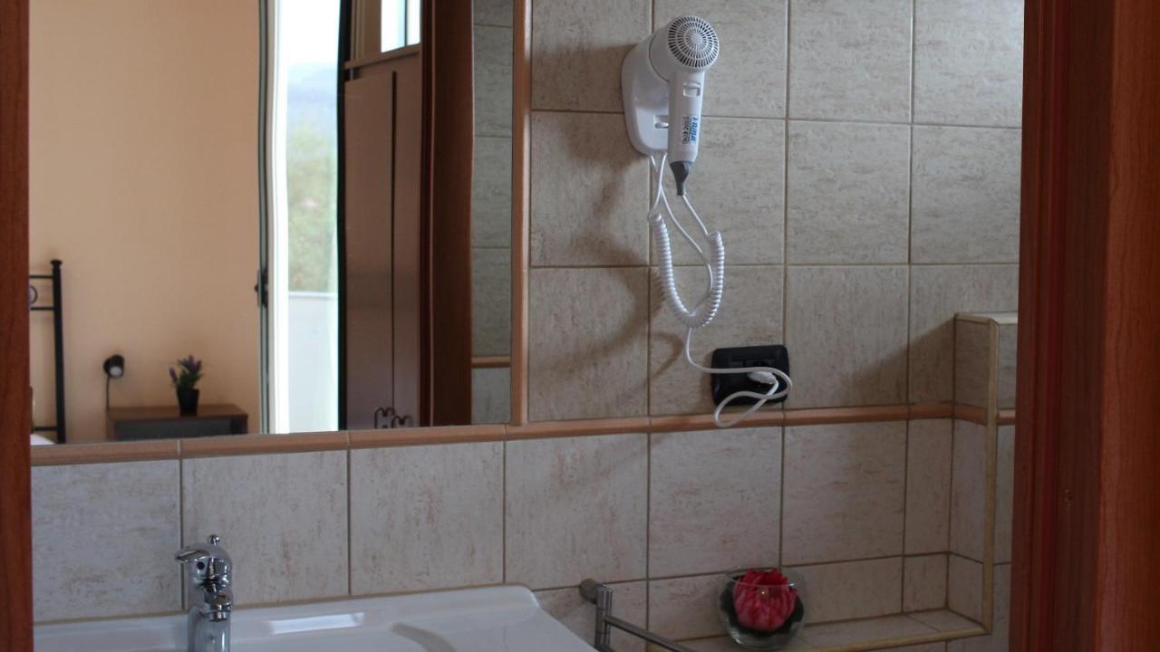 B&B Bassu Bosa Ngoại thất bức ảnh