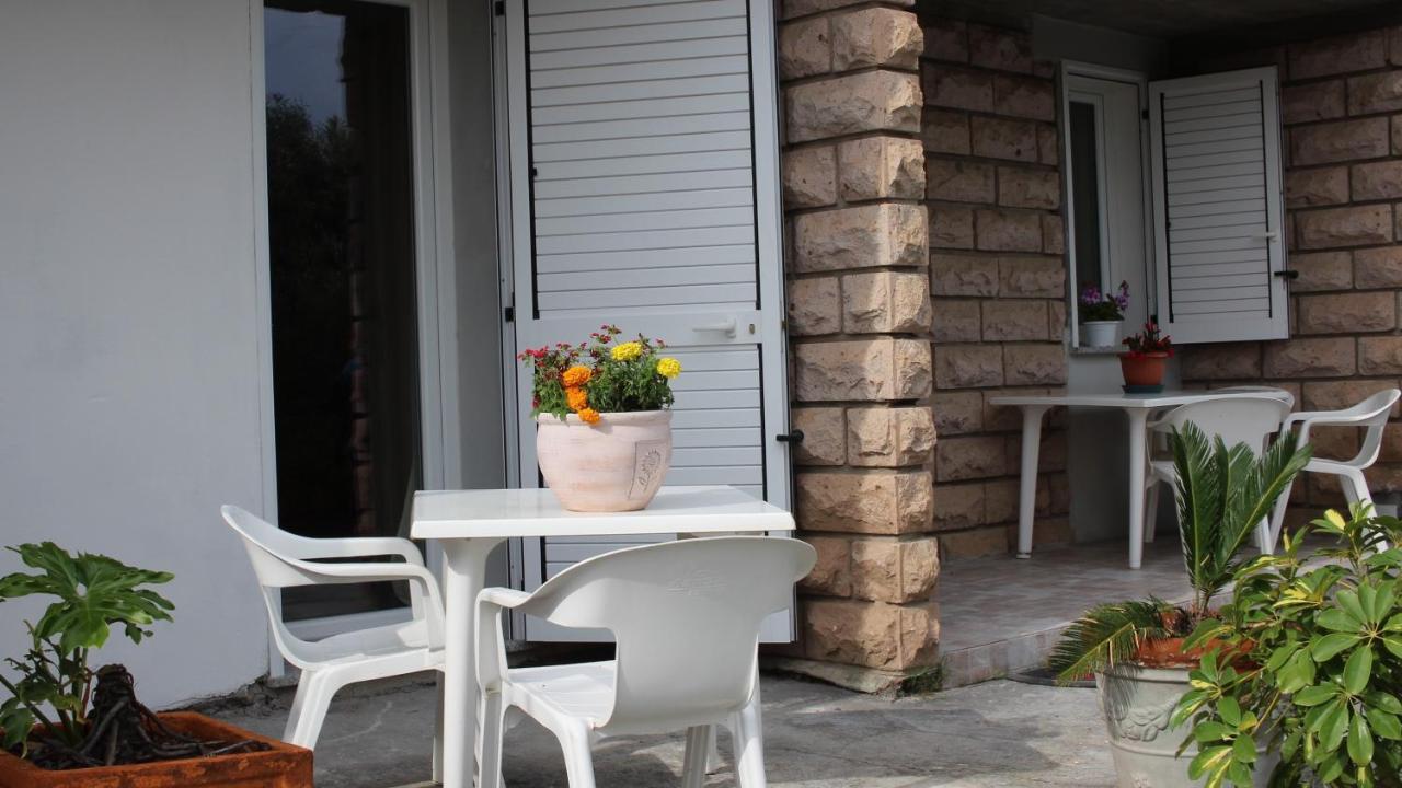 B&B Bassu Bosa Ngoại thất bức ảnh